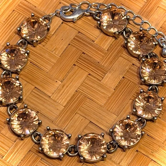 Elegant Gold-Toned Pink Crystal Bracelet - Picture 2 of 5